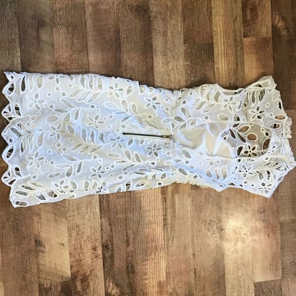 reverse white lace mini dress open back - Picture 5 of 9